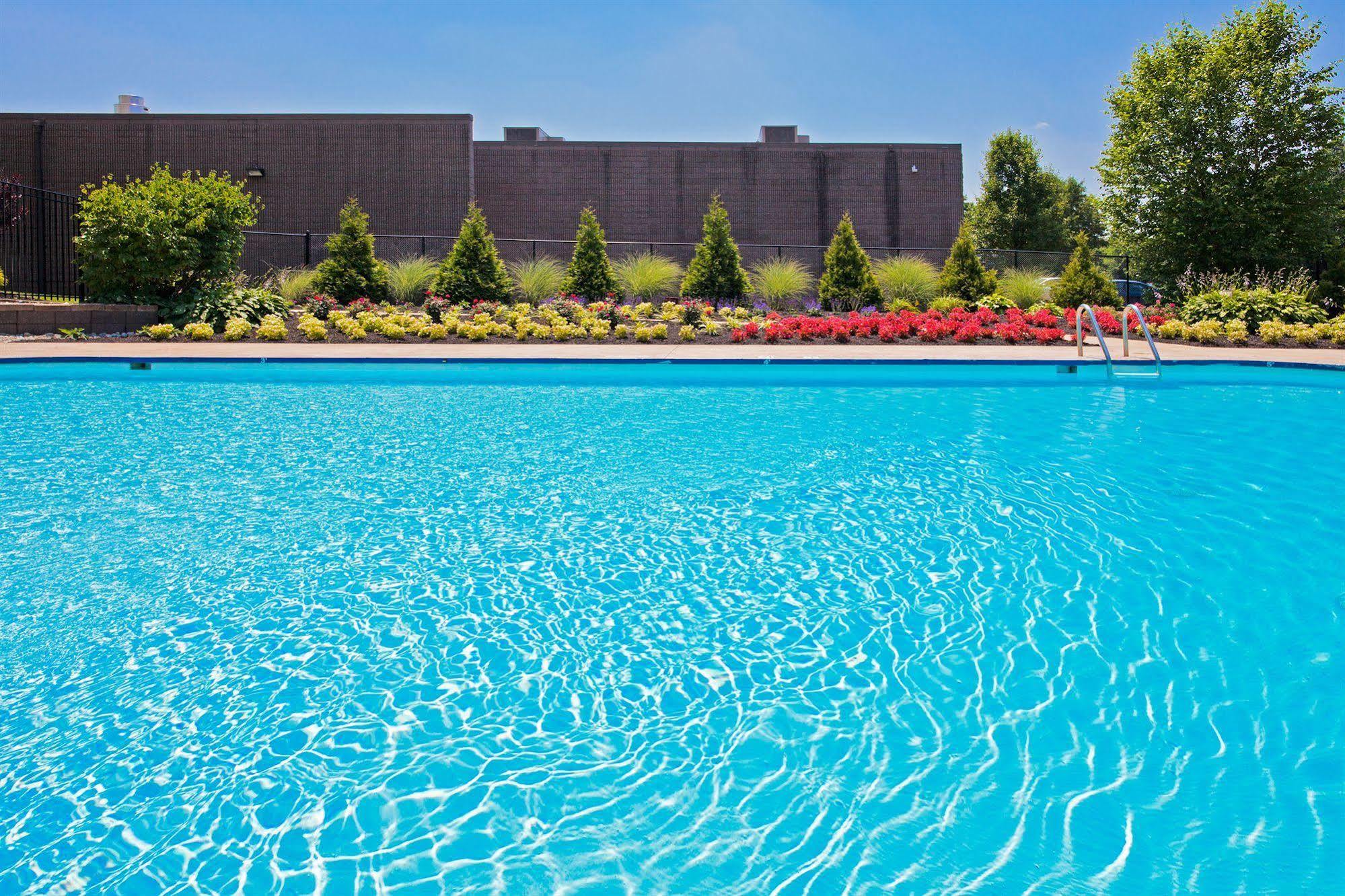 Radisson Hotel Freehold Exterior foto